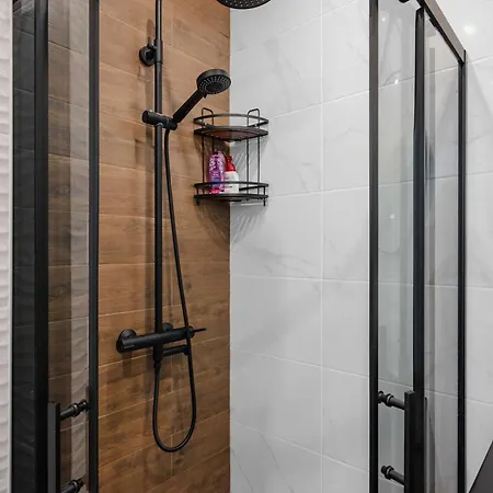 Modern & Stylish 2bd - 2ba By Flat Mаnager